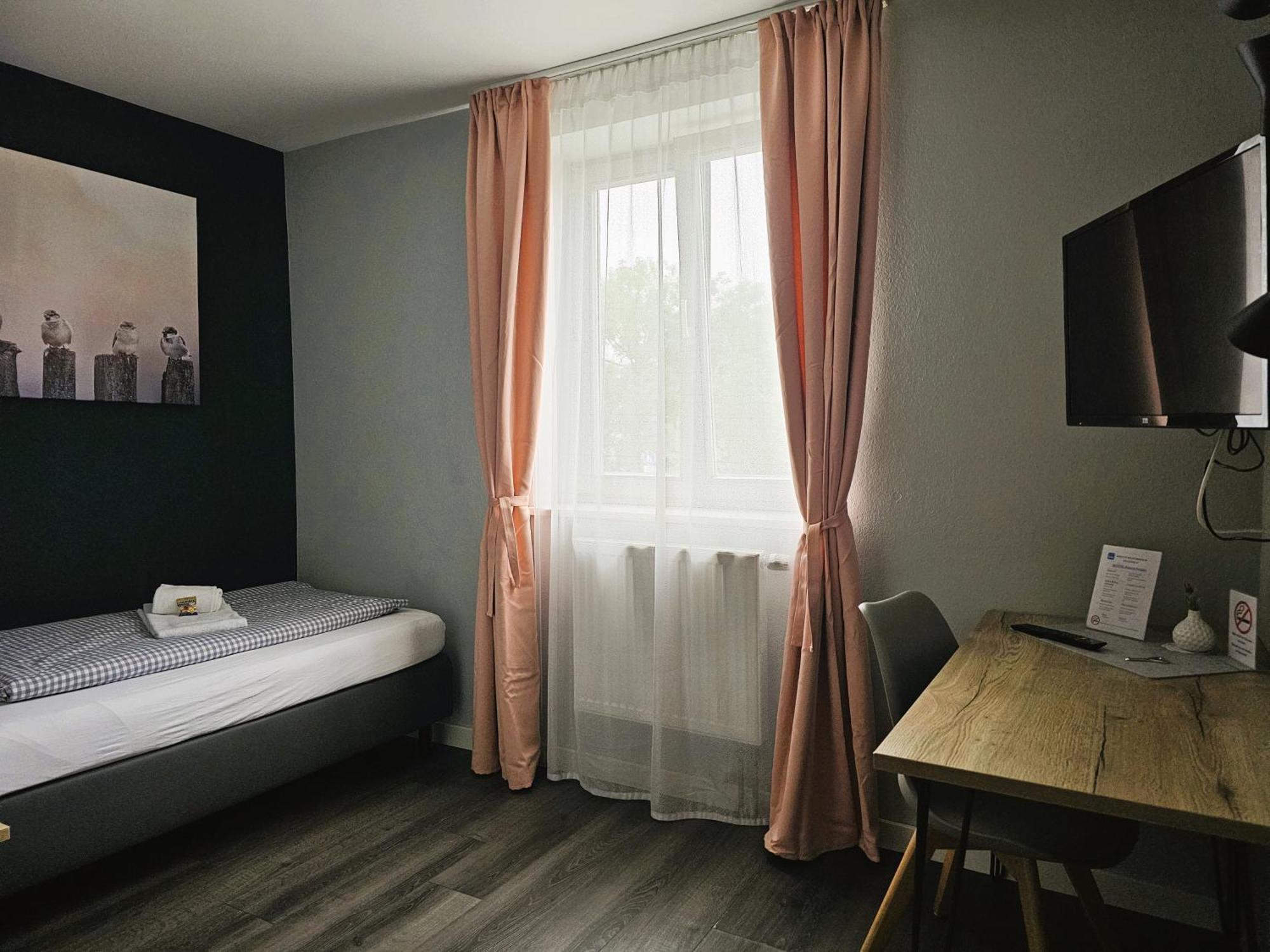 Novitel Pension Pliening - Muenchen Messe المظهر الخارجي الصورة